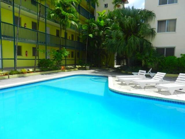 Lovely Apt Near Beach,downtown,24hr Security,pool Nassau