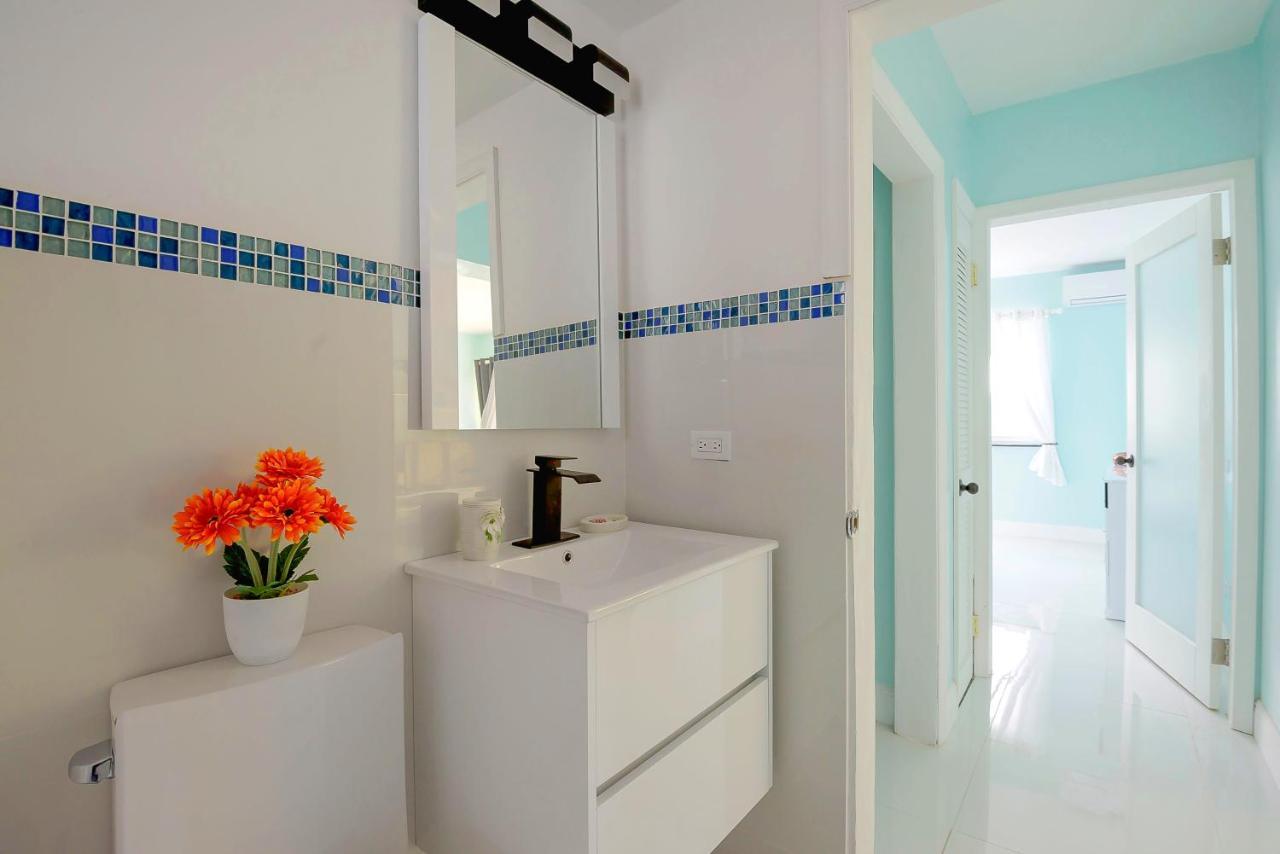 Lovely Apt Near Beach,downtown,24hr Security,pool * Nassau