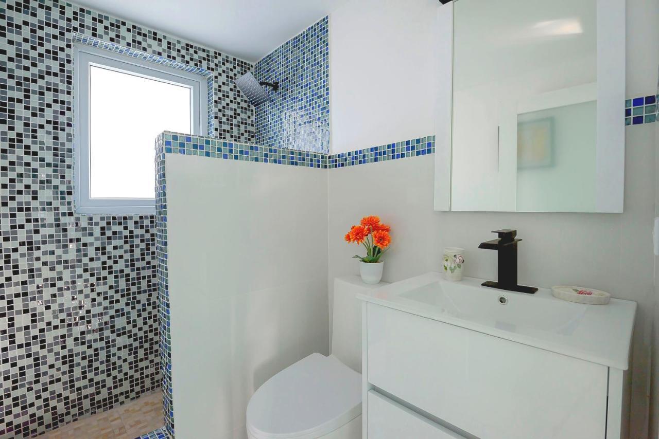 Lovely Apt Near Beach,downtown,24hr Security,pool * Nassau