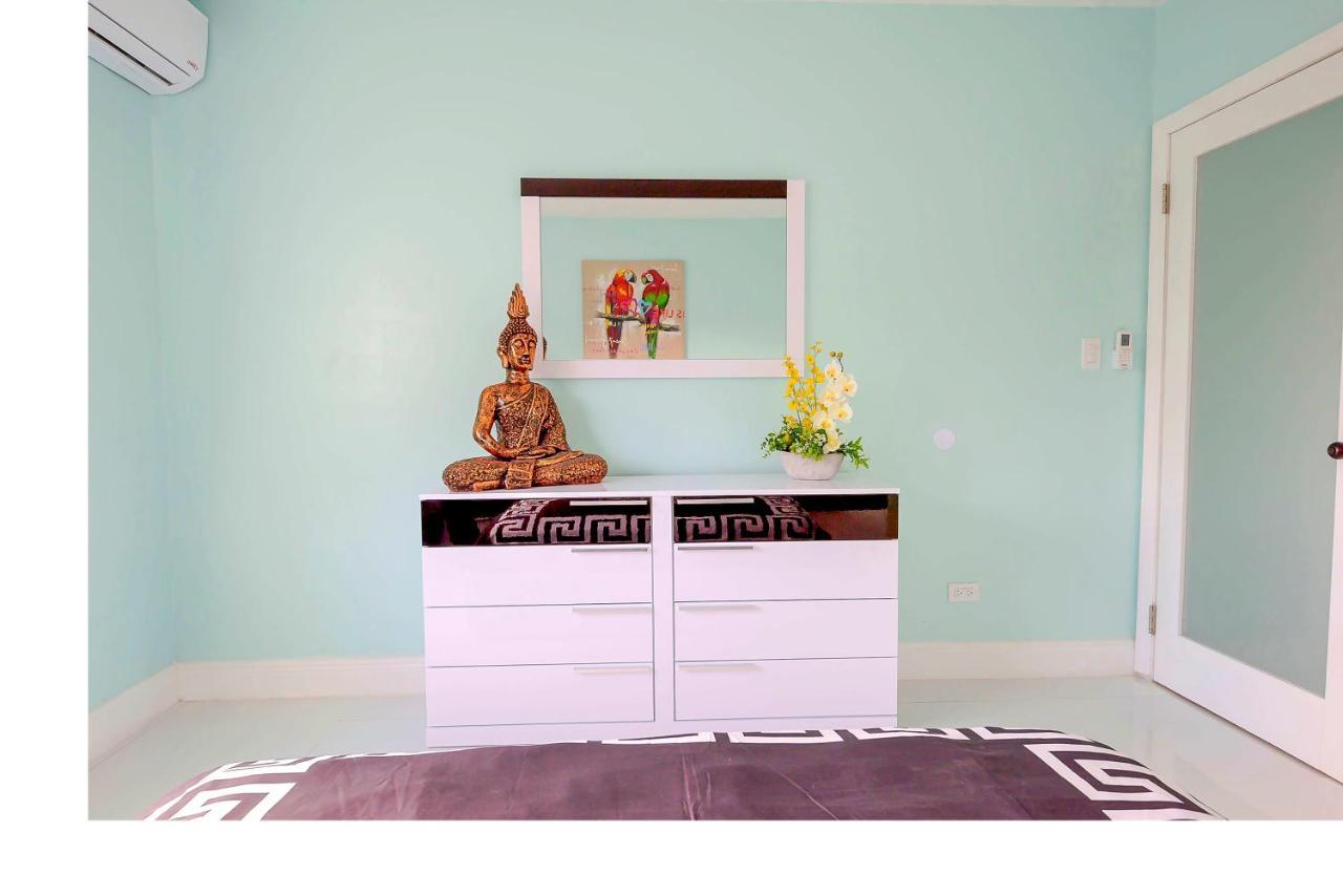 Lovely Apt Near Beach,downtown,24hr Security,pool Apartment Nassau